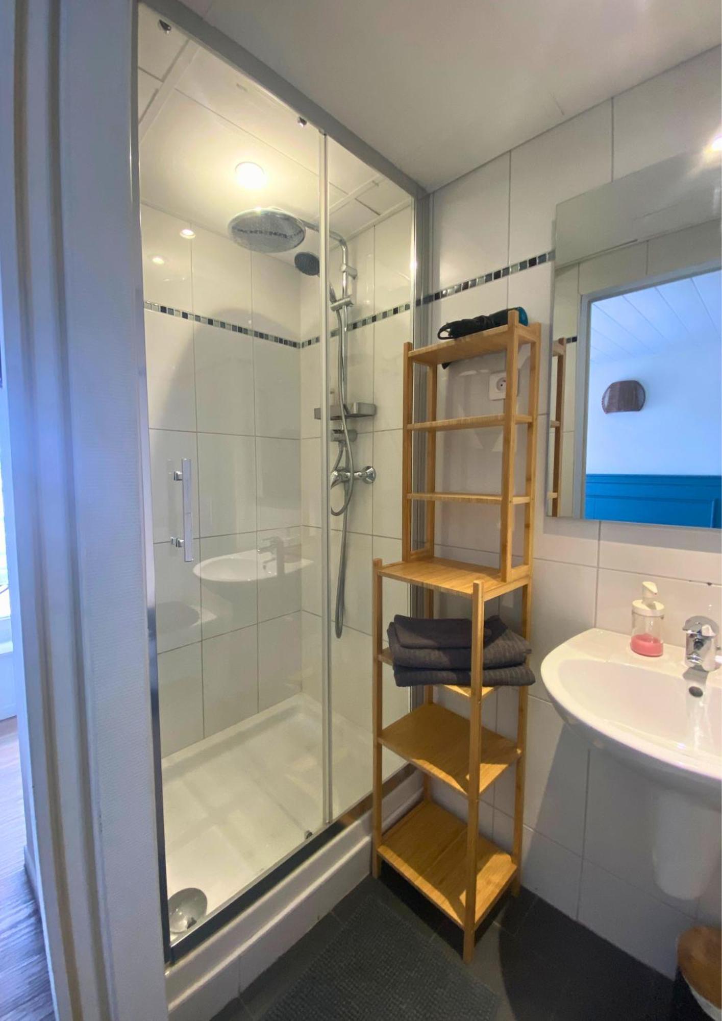 Chambre Privative Au Centre De Bourbourg - Proche Commodites Et Gare Стая снимка